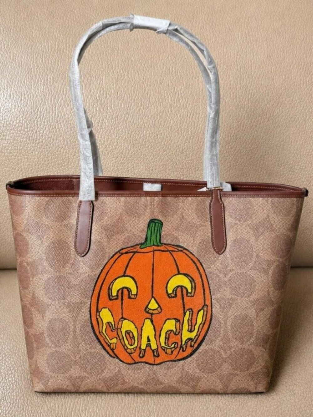 Coach Halloween Pumpkin City Tote Bag Signature Print Canvas Purse Bag NWT 2025